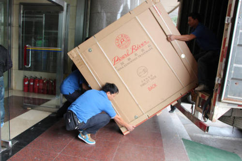来凤钢琴贵重工艺品无忧运